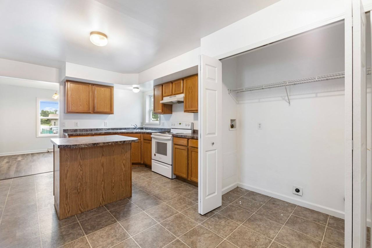 354 W Main St - Photo 6 of 20
