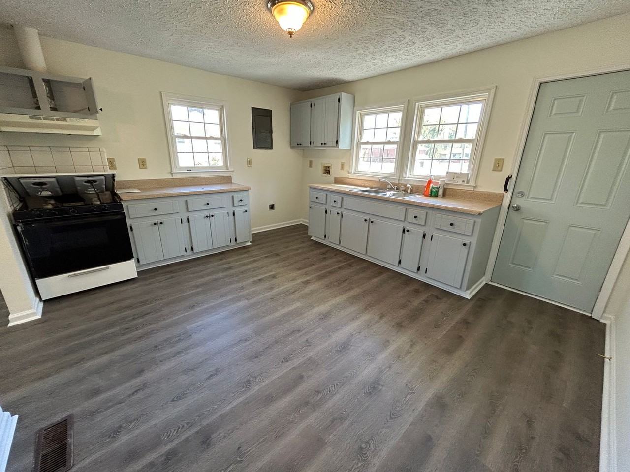 314 Nixon Ave Sw - Photo 7 of 16