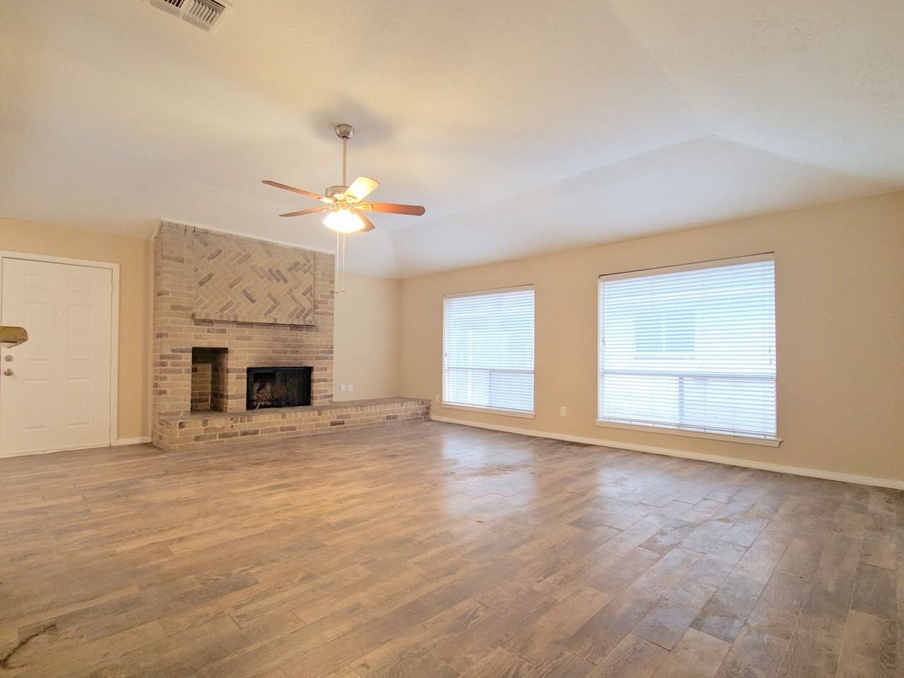 4410 Dawn Creek Lane - Photo 2 of 16