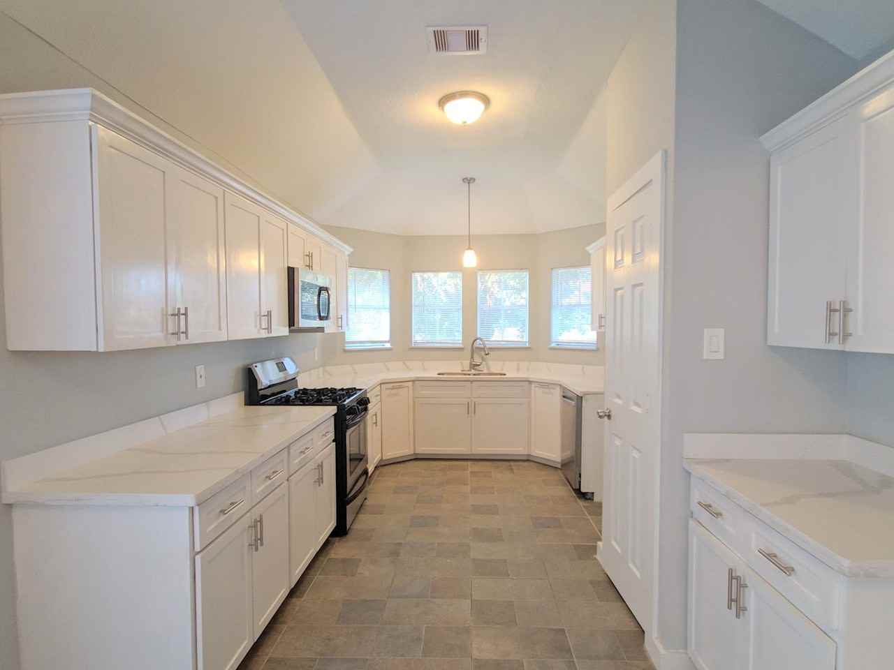 15215 Peachmeadow Ln - Photo 5 of 28