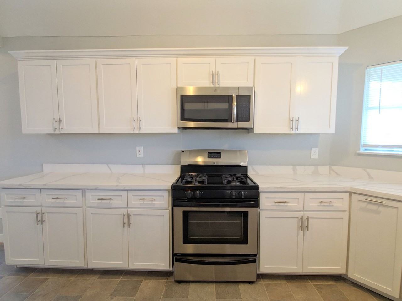 15215 Peachmeadow Ln - Photo 7 of 28