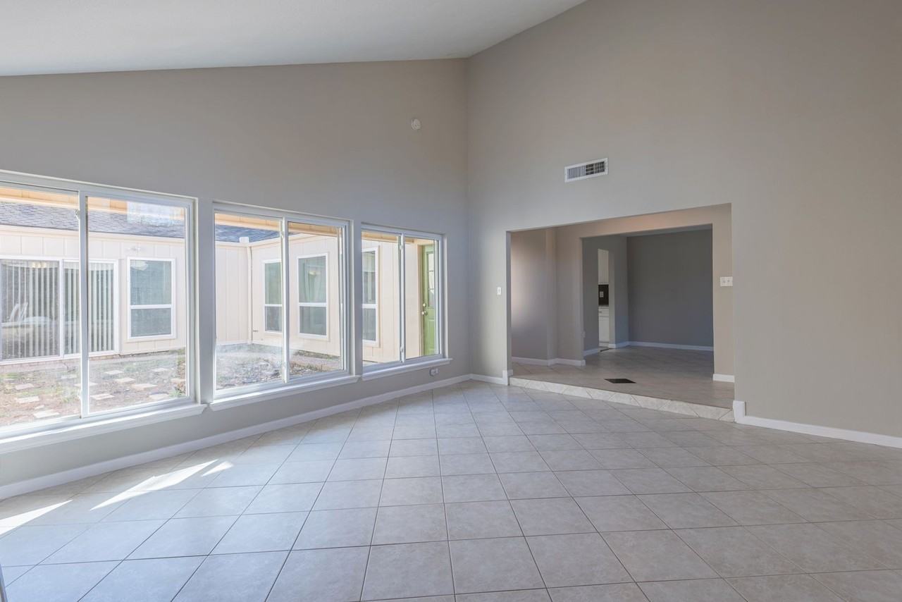 4418 Lost Spring Drive - Photo 7 of 18