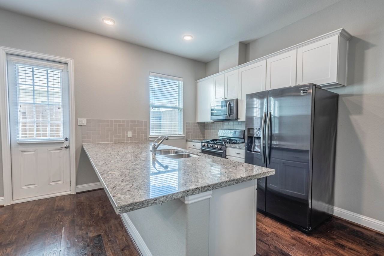 5431 Camaguey St - Photo 7 of 17