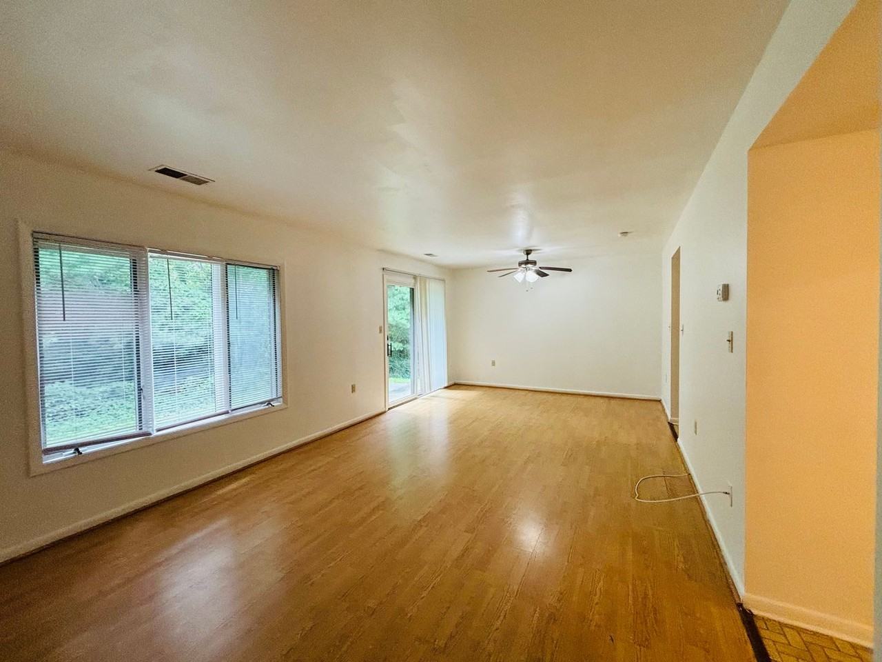 320 Shenandoah Cir - Photo 5 of 13