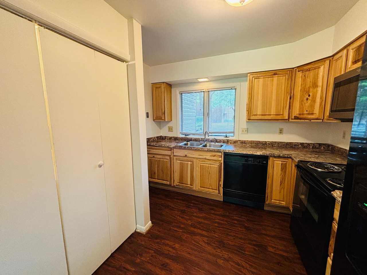 321 Shenandoah Cir - Photo 6 of 18