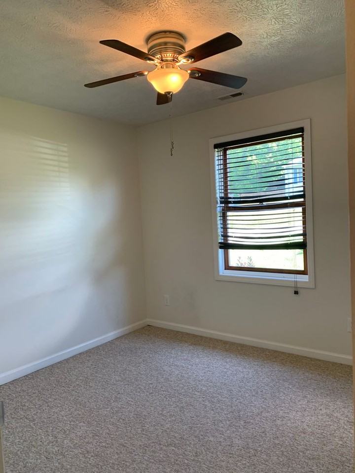 3250 Springview Dr - Photo 4 of 14