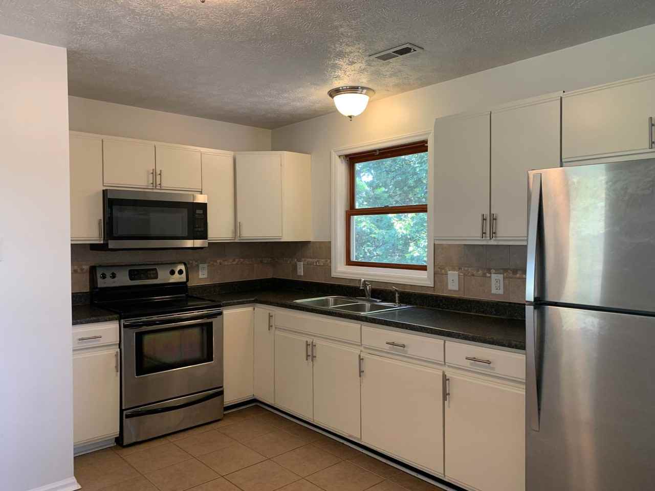 3250 Springview Dr - Photo 2 of 14