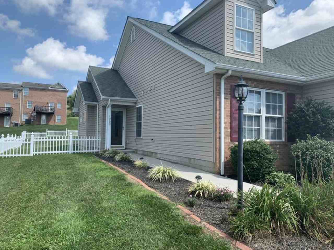 1065 Elk Dr - Photo 2 of 3