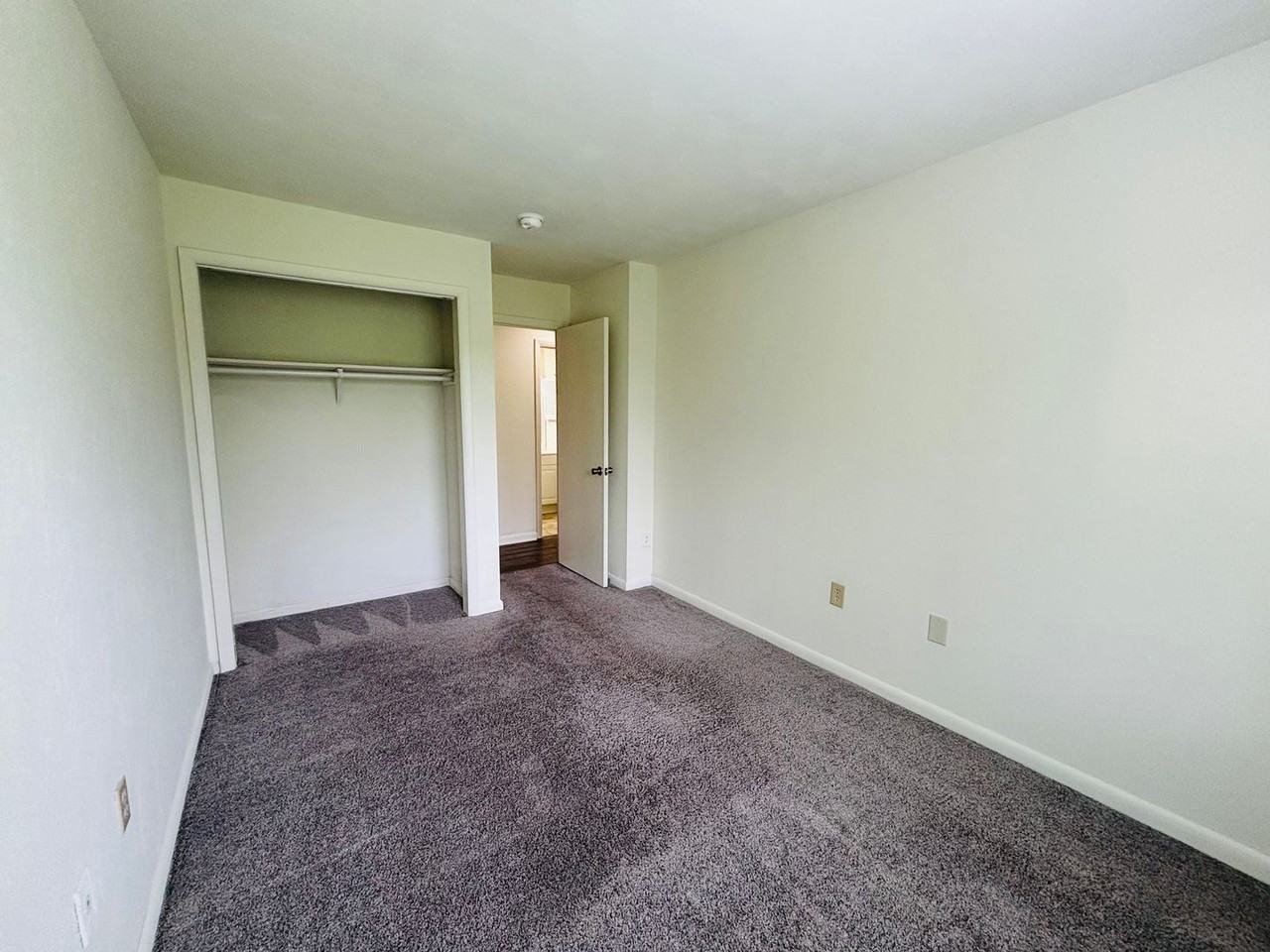 1208 University Ter Apt B - Photo 7 of 13