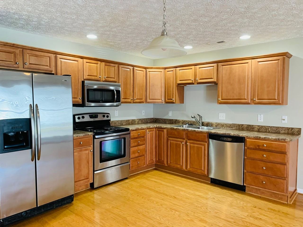 1465 Scott St - Photo 4 of 19