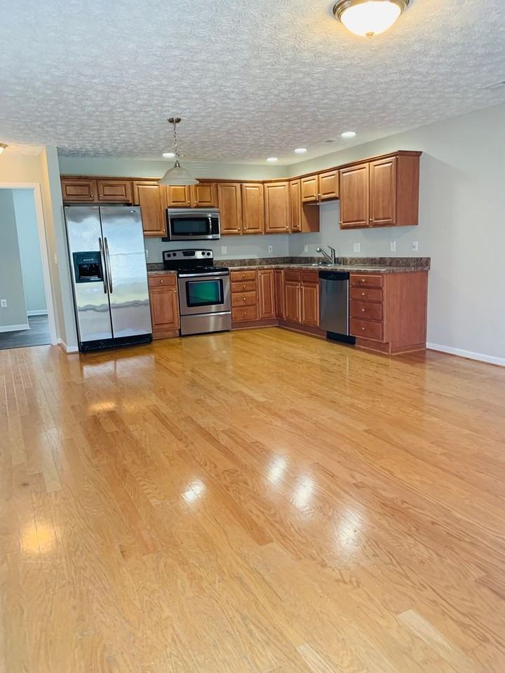 1465 Scott St - Photo 5 of 19