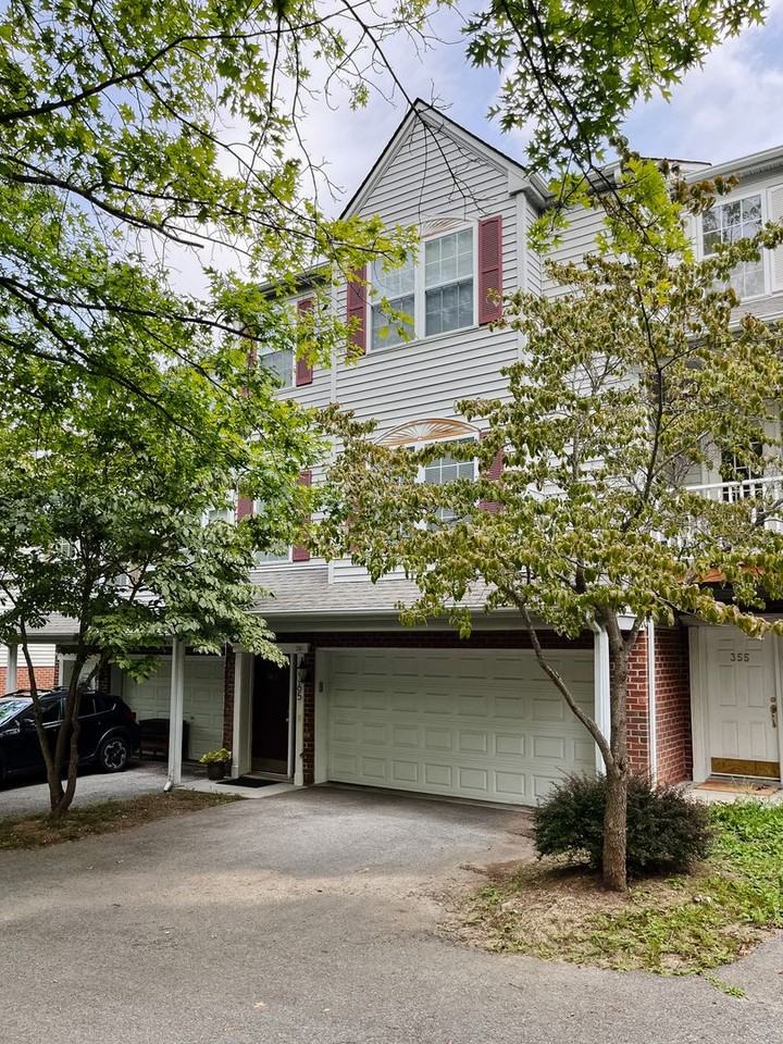 365 Silver Leaf Dr - Photo 2 of 2