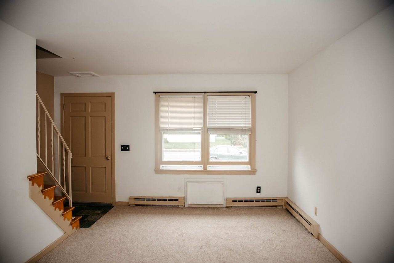 1077 Donegal Springs Rd - Photo 3 of 16