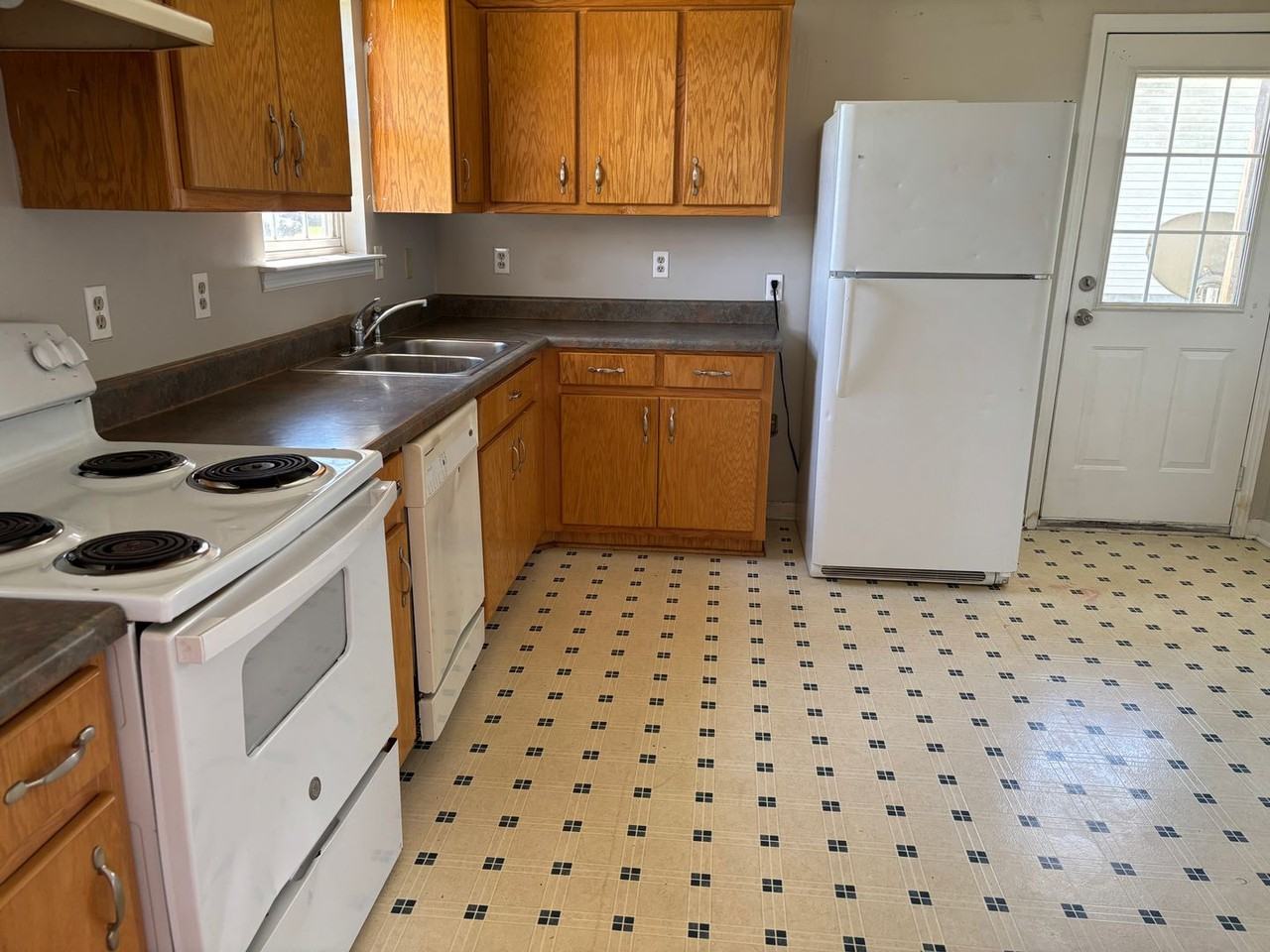 95 Modena Pl - Photo 2 of 10