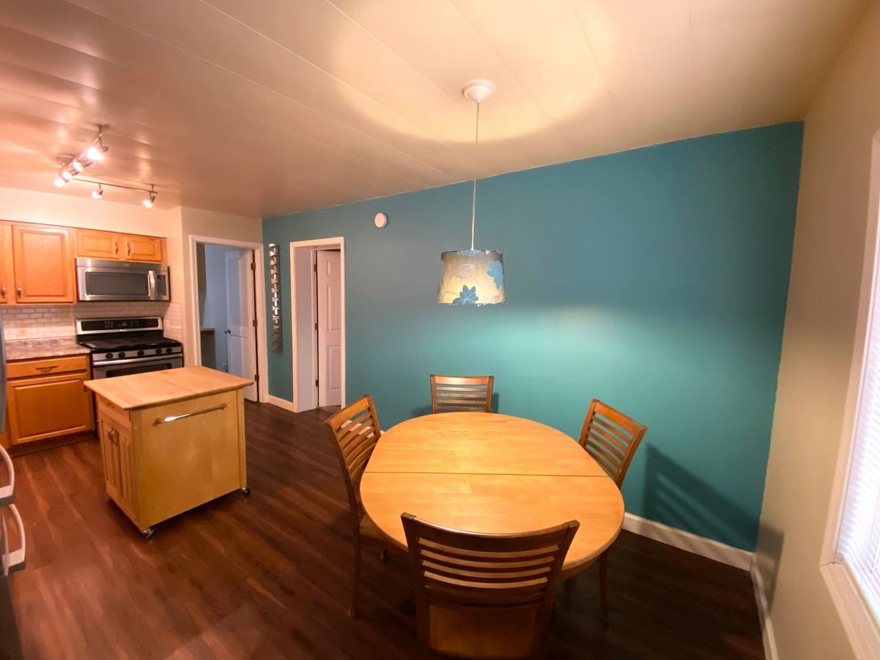 311 University St - Photo 5 of 12