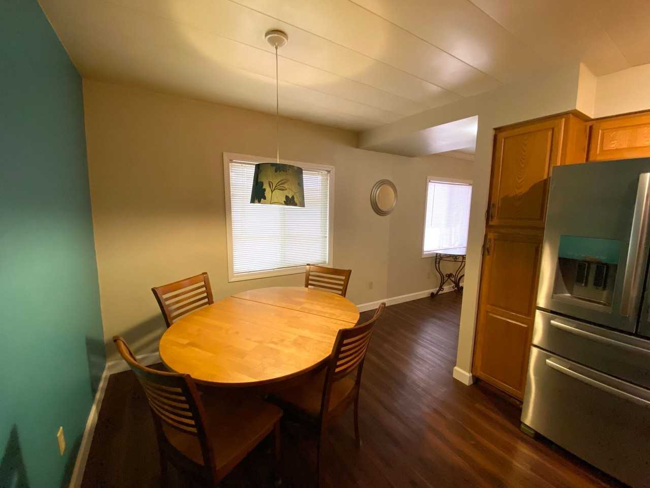 311 University St - Photo 6 of 12