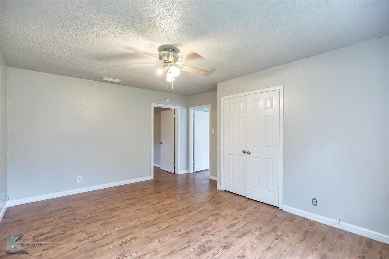 1641 Marshall St - Photo 3 of 21