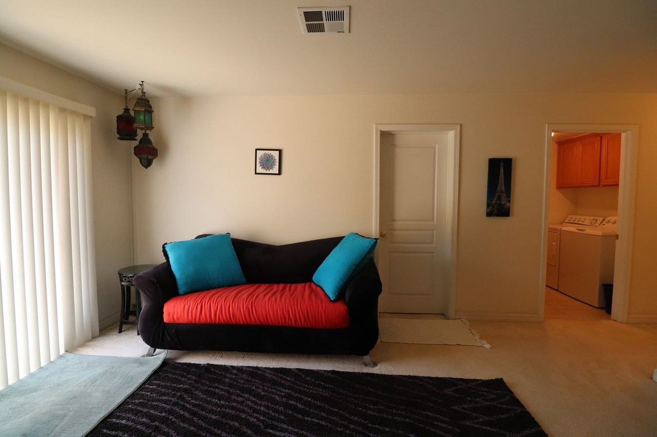 926 Louisa Ter - Photo 6 of 12