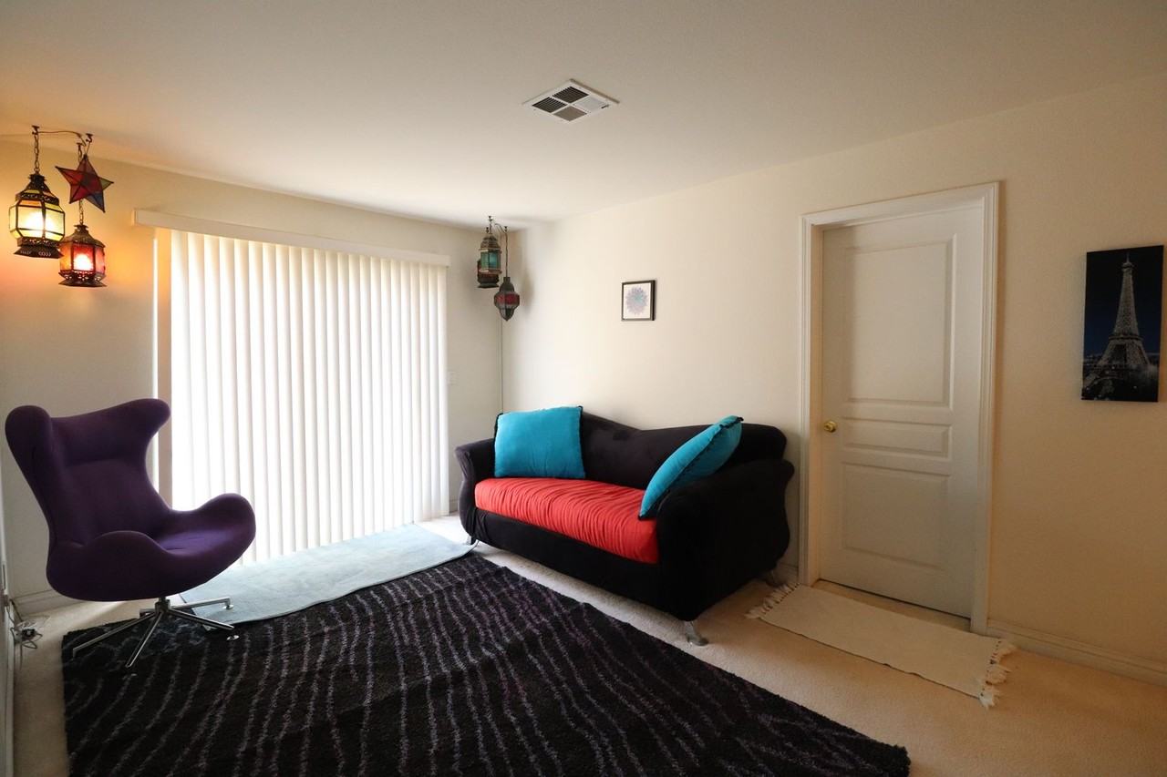 926 Louisa Ter - Photo 7 of 12