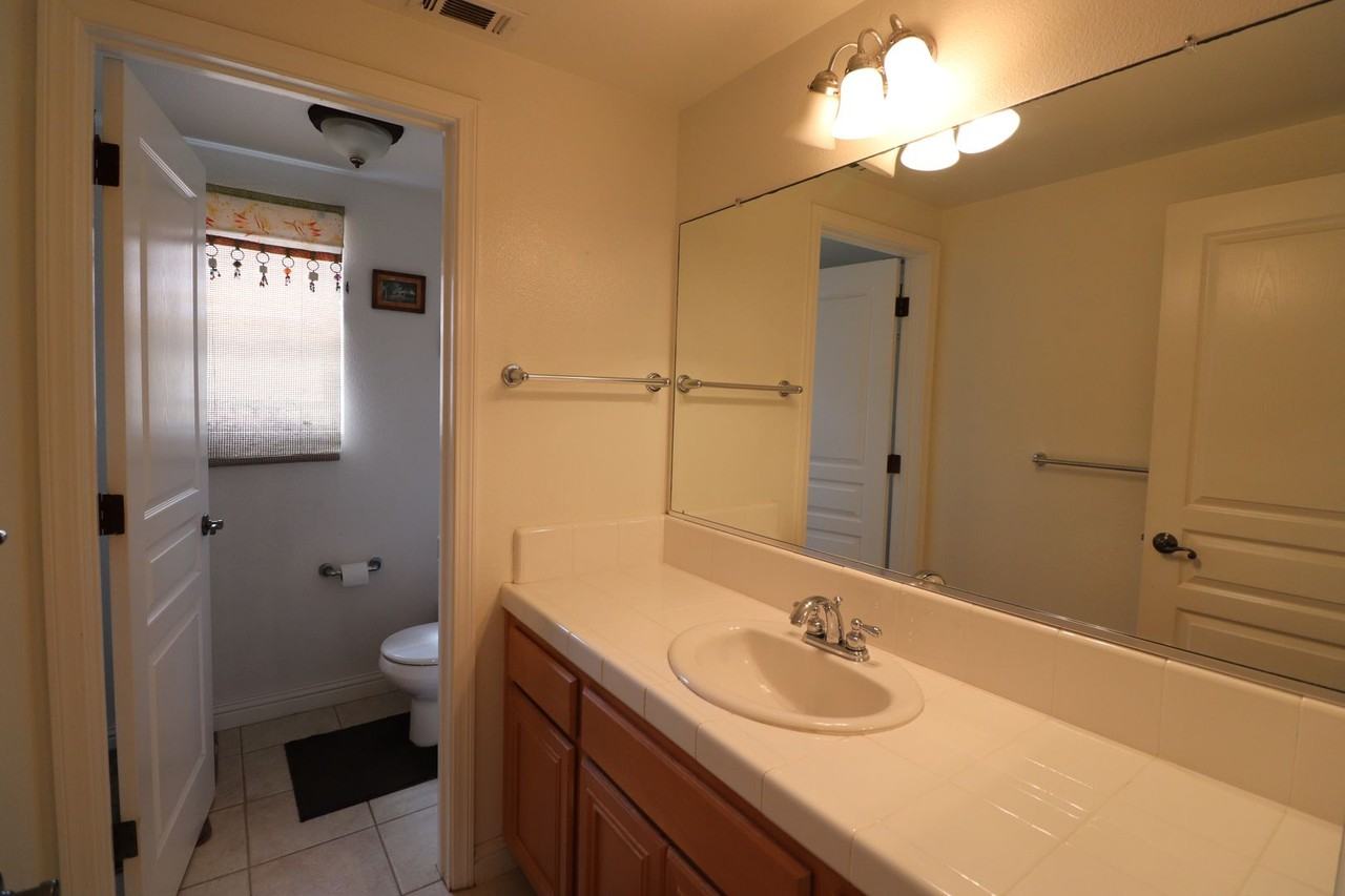 926 Louisa Ter - Photo 3 of 12
