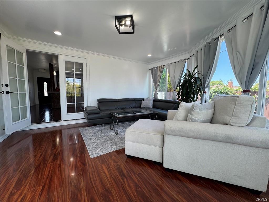 2541 Ridgeland Rd - Photo 2 of 8