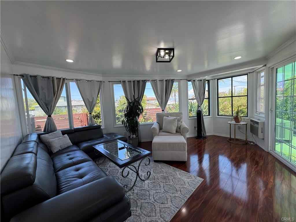 2541 Ridgeland Rd - Photo 3 of 8