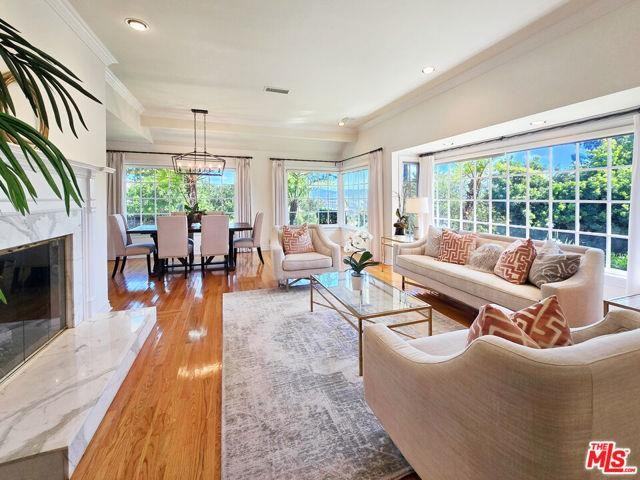 3690 Crownridge Dr - Photo 3 of 8