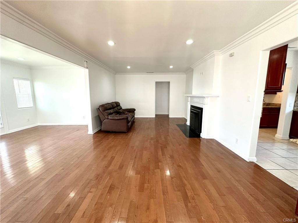 8026 Hinds Ave - Photo 2 of 8