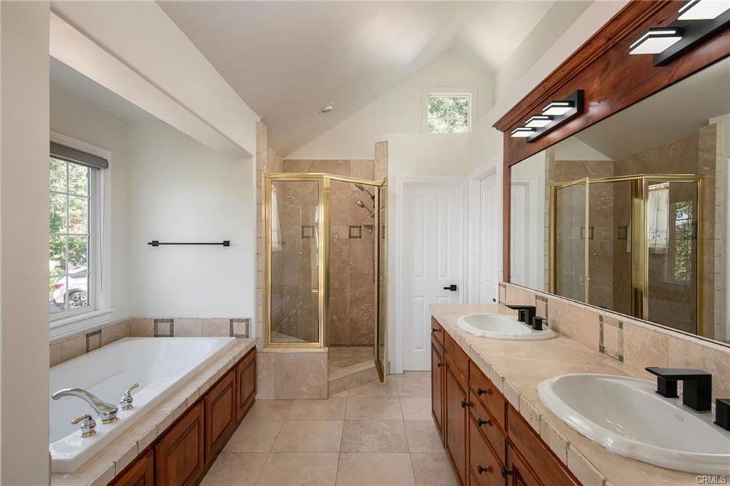 1477 Sequoia Dr - Photo 3 of 8