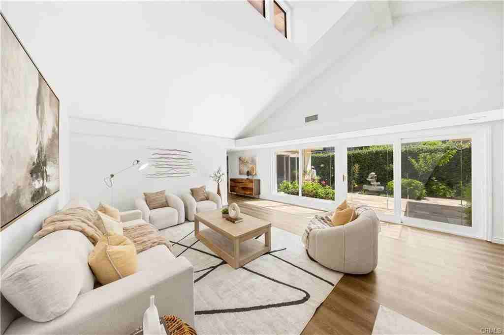 18701 Paseo Cortez - Photo 3 of 8