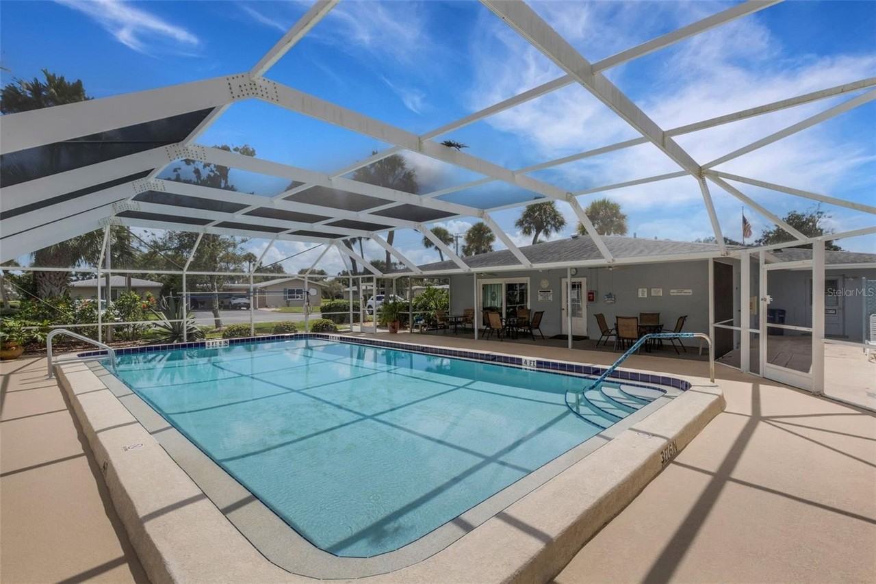 66 Strathmore Blvd - Photo 4 of 39