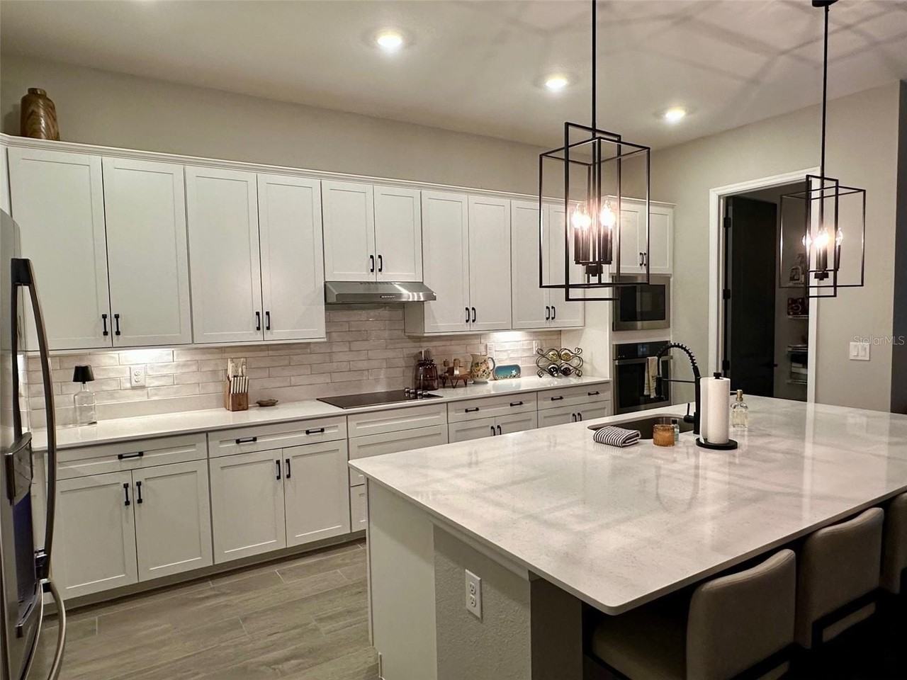 17577 Santorini Ct - Photo 3 of 18