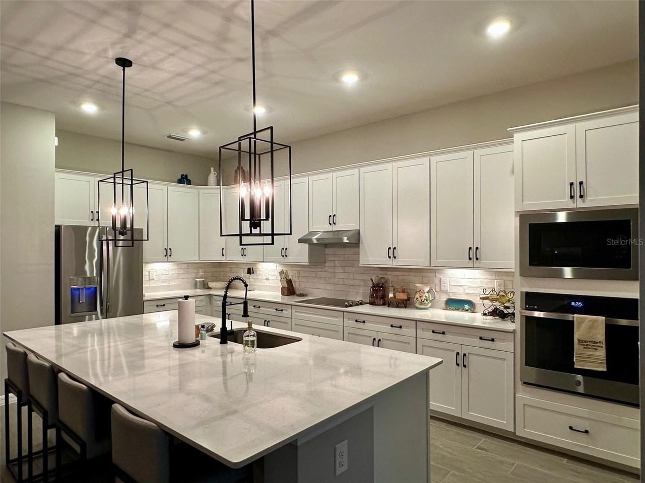 17577 Santorini Ct - Photo 4 of 18