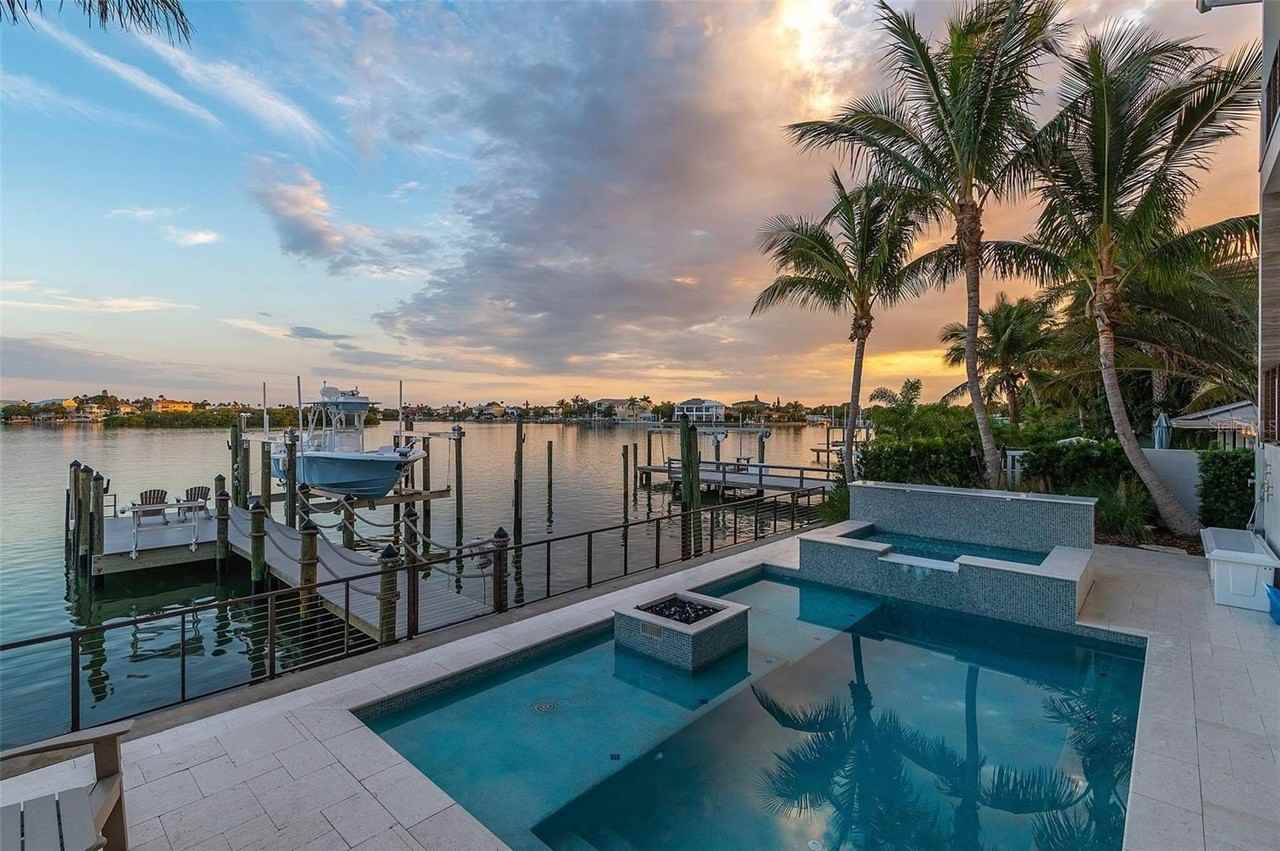 459 20th Ave - Photo 4 of 50