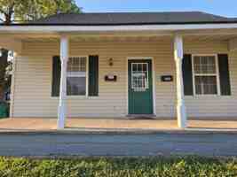 featured image of 323 S East St