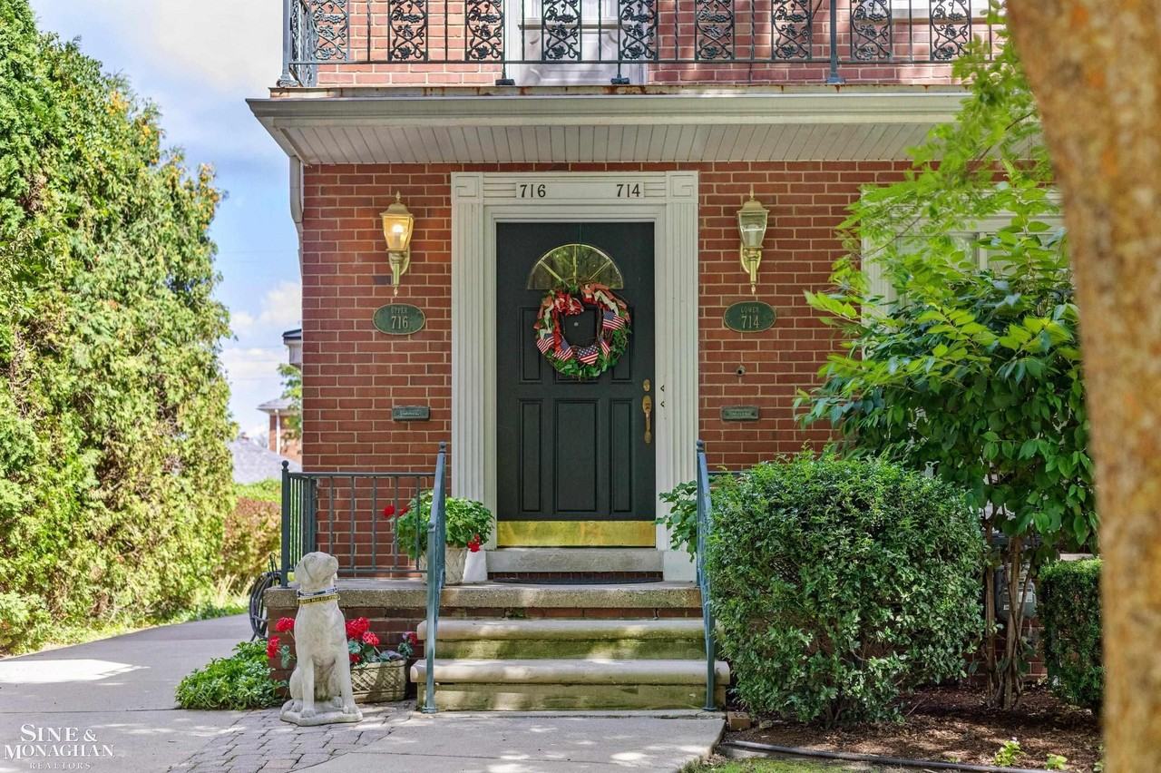 716 Trombley Rd - Photo 2 of 50