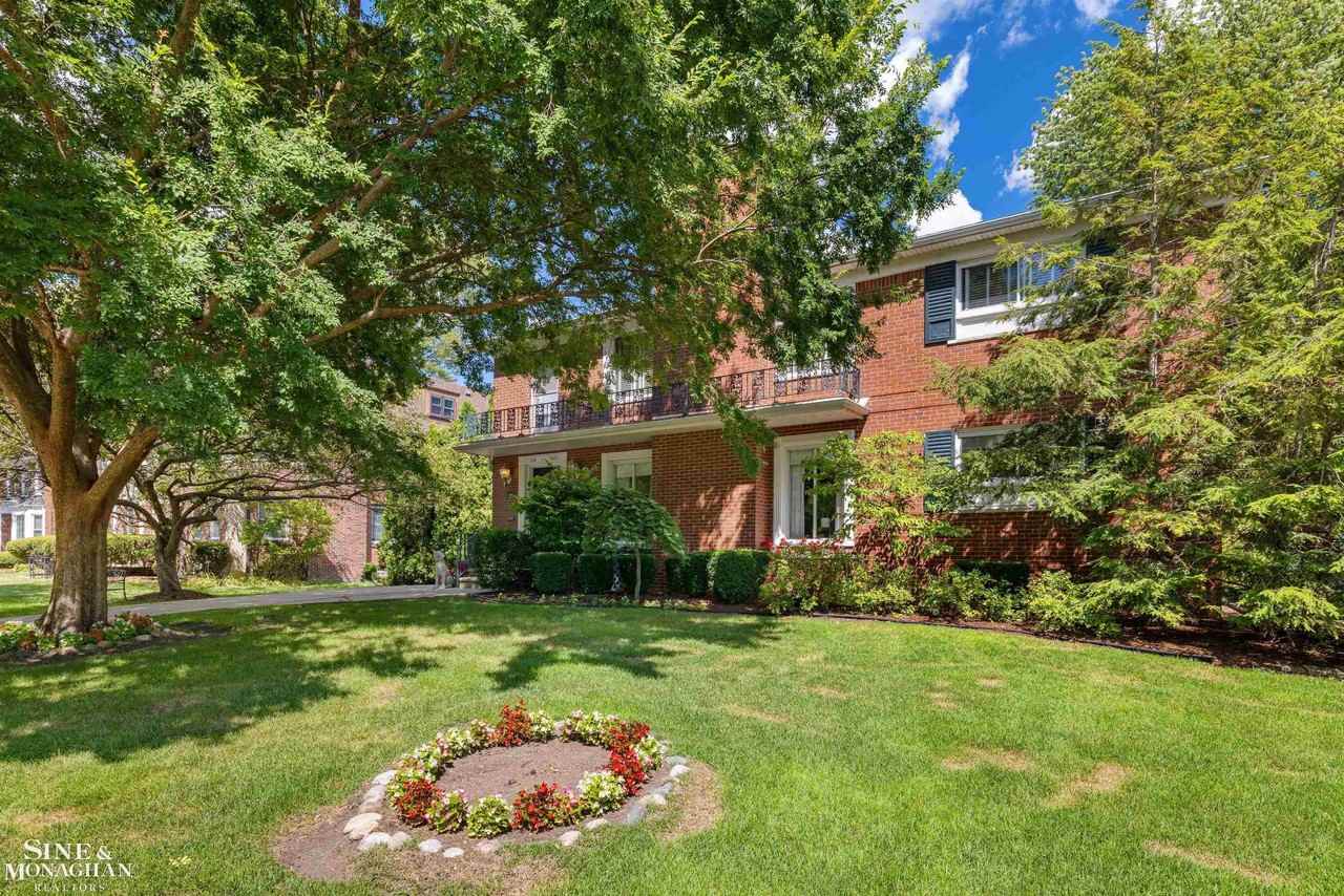 716 Trombley Rd - Photo 4 of 50