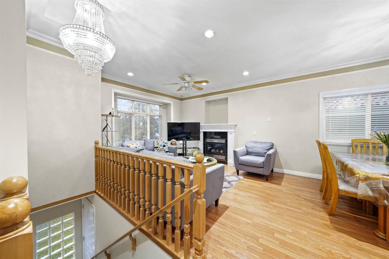 6815 Sherbrooke Street - Photo 3 of 22