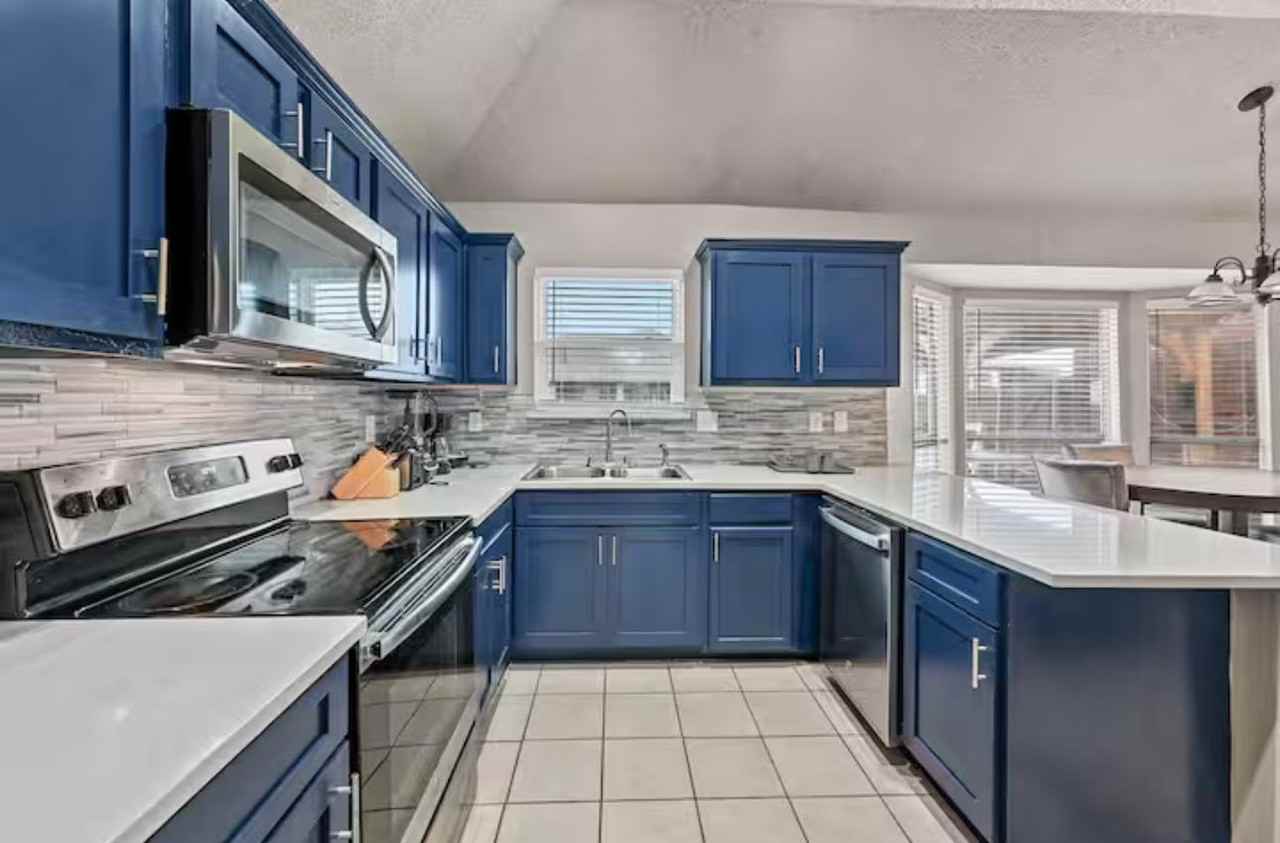 Auburn Dr - Photo 6 of 8