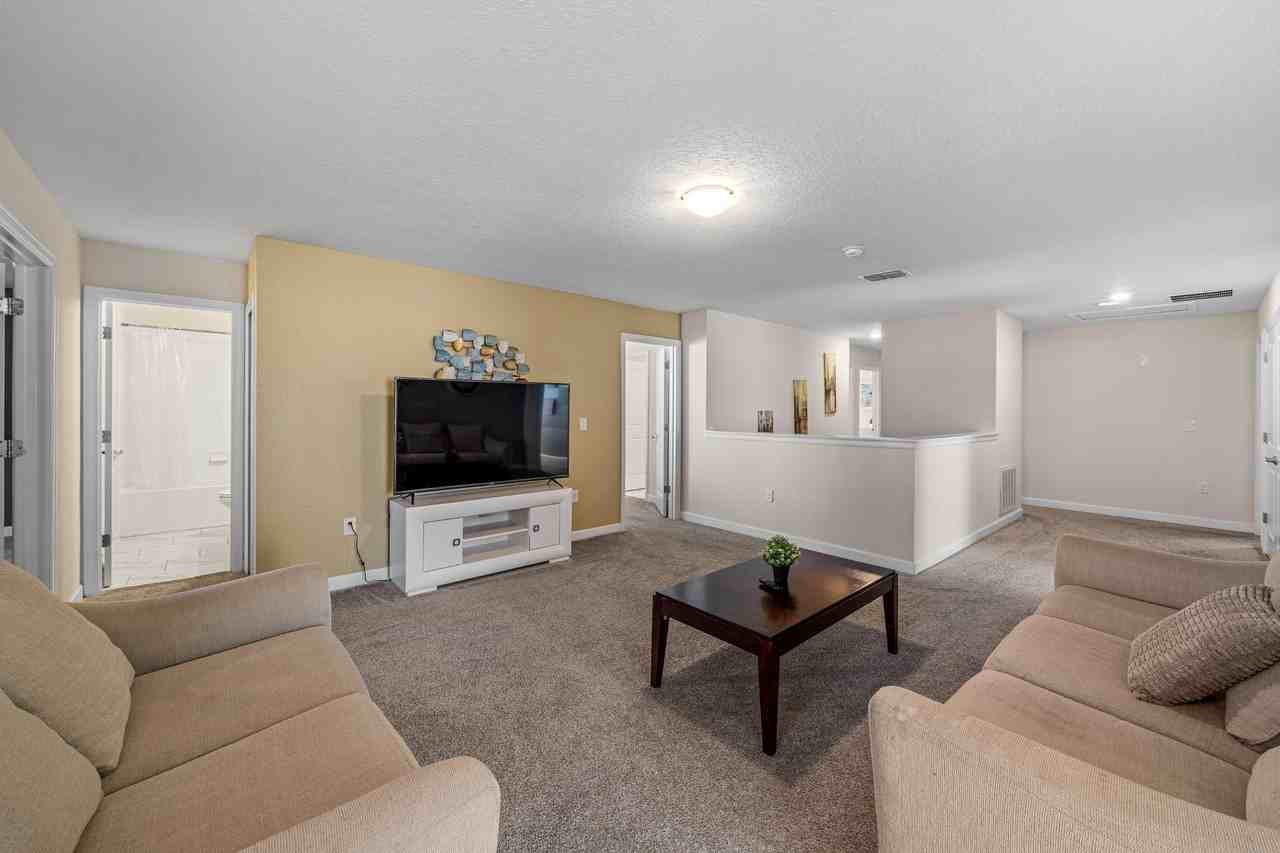 Maidstone Ct - Photo 2 of 24