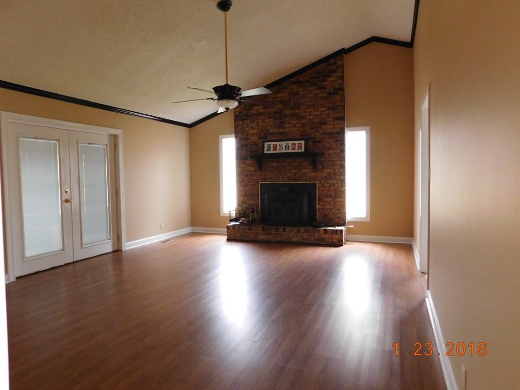 110 Williams Dr - Photo 3 of 13