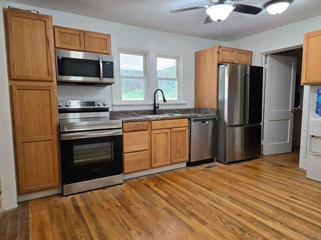 310 Rainbow Rd - Photo 2 of 11