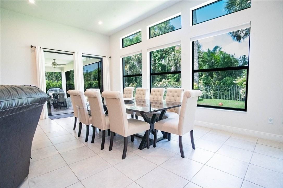 6335 Arcadia Square - Photo 2 of 22