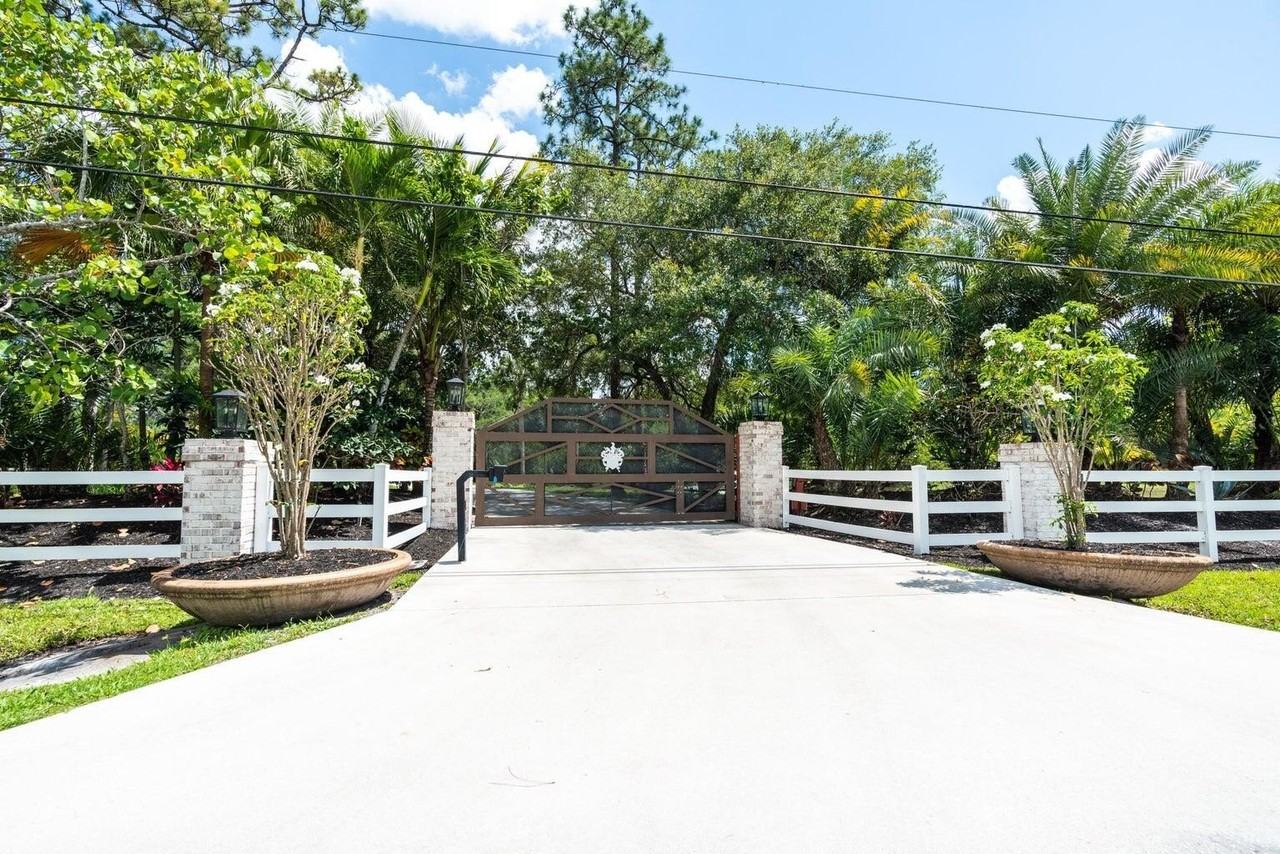 10780 Anderson Ln - Photo 4 of 50