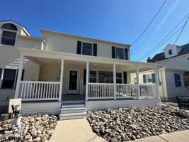 featured image of 15 N Pelham Ave