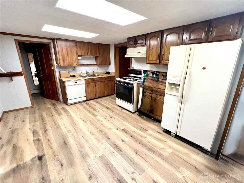 403 N Main St - Photo 6 of 13