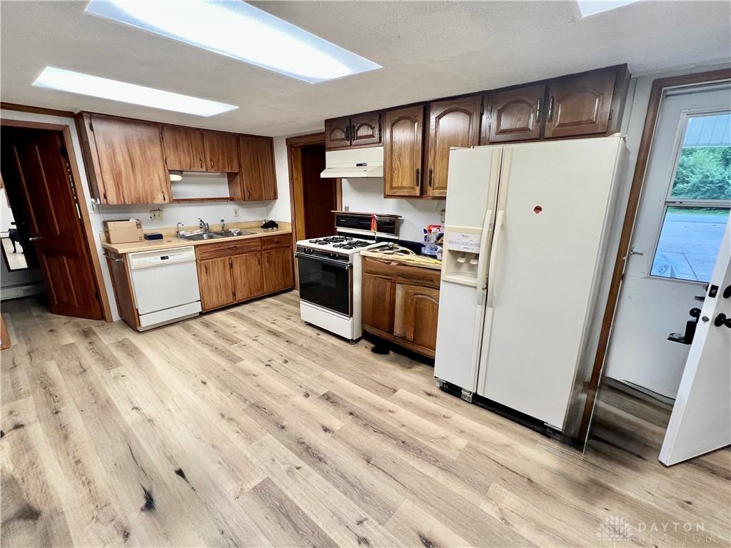 403 N Main St - Photo 7 of 13