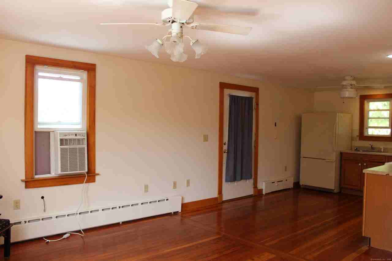 126 Chestnut St - Photo 3 of 23