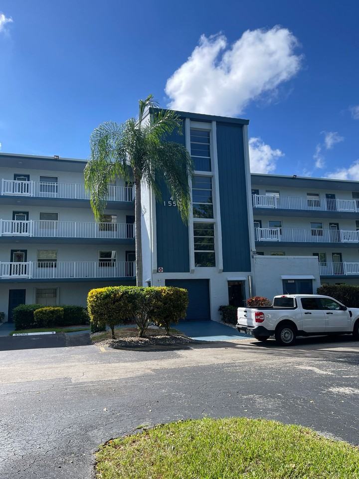 1550 Nw 80th Ave - Photo 7 of 8