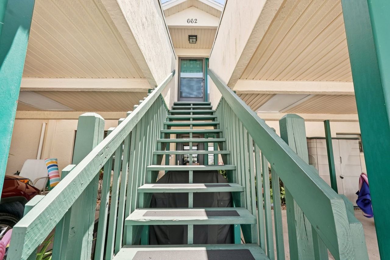 662 Yardarm Drive - Photo 3 of 37